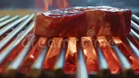 牛排烤牛肉牛排视频的预览图