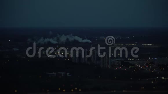 塔林Lasnamae区附近的发电厂视频的预览图