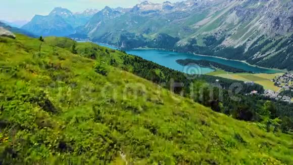瑞士西尔斯湖和恩加丁地区的美景视频的预览图