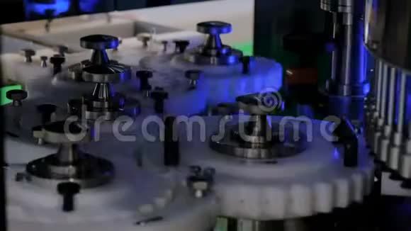 实验室自动检验机内旋转白齿轮视频的预览图