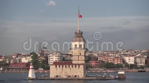 土耳其少女修道院2019年美丽的修道院景观站在城市的背景上视频的预览图