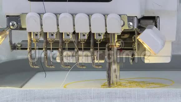 自动缝纫机现代纺织工业视频的预览图