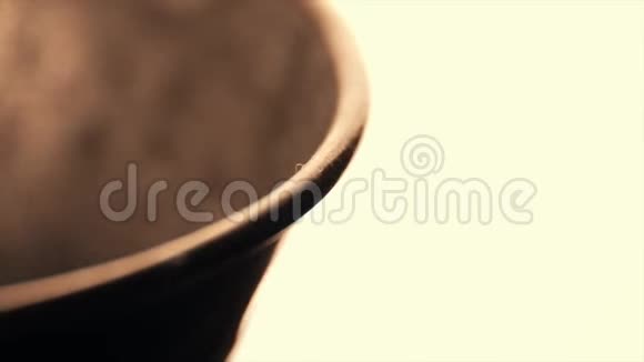 铜的宏射杯子的细节镜头视频的预览图