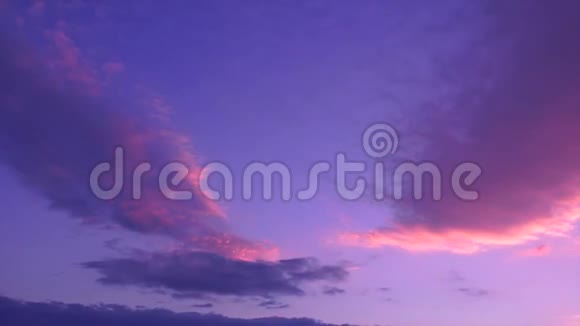 紫色的天空与云彩视频的预览图