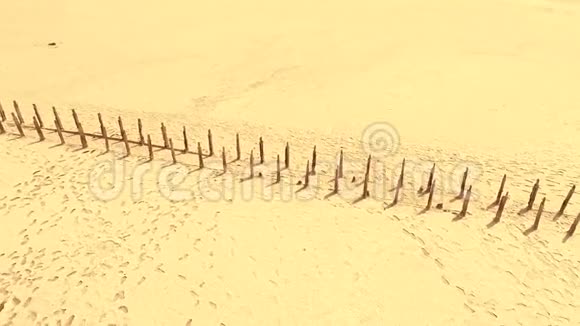 异国之旅黄沙沙漠足迹视频的预览图