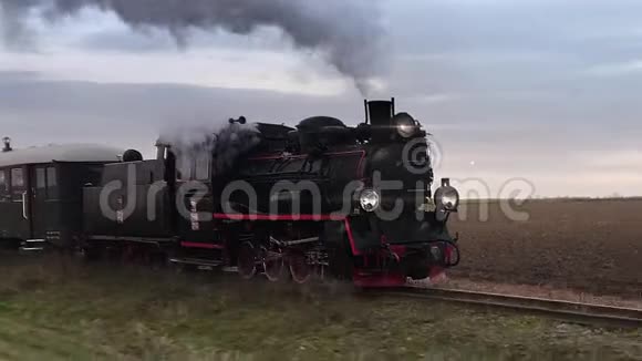 复古蒸汽机车回路视频的预览图