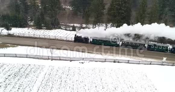 罗马尼亚老式蒸汽火车布科维纳无人驾驶飞机视频的预览图