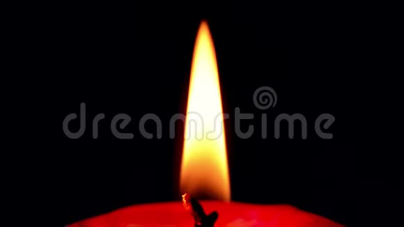 黑色背景的火烛视频的预览图