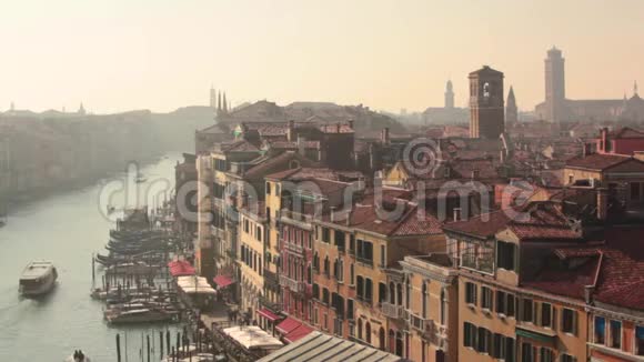 从上面可以看到威尼斯的住宅和屋顶视频的预览图