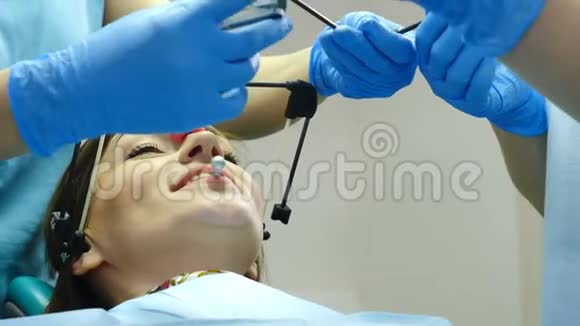 医学牙科和保健理念牙科工艺过程的一部分现代TMJ检测设备视频的预览图