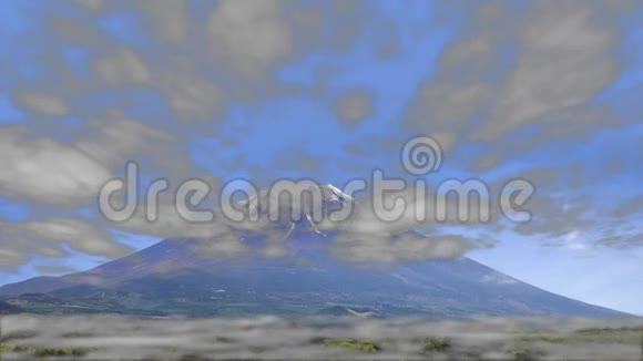 蓝天和高山的3D照明渲染视频的预览图