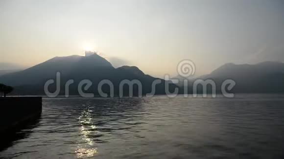 意大利科莫湖日落从贝拉吉奥那里看视频的预览图