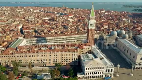 著名的圣马可广场坎帕尼勒广场和威尼斯多吉宫视频的预览图