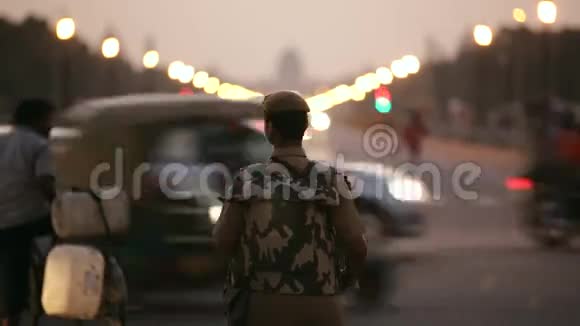 新德里印度门警卫视频的预览图