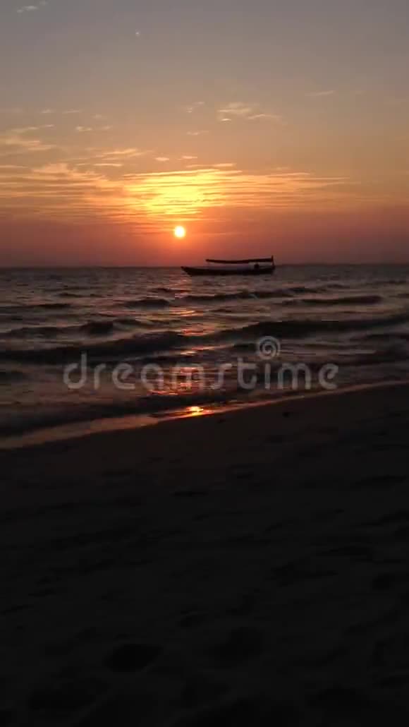 海滩日落视频的预览图