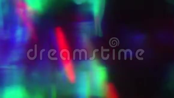 五颜六色的彩虹光元素在空间中飞行混乱自然创造的过渡视频的预览图