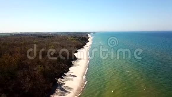 从鸟瞰波罗的海景象视频的预览图