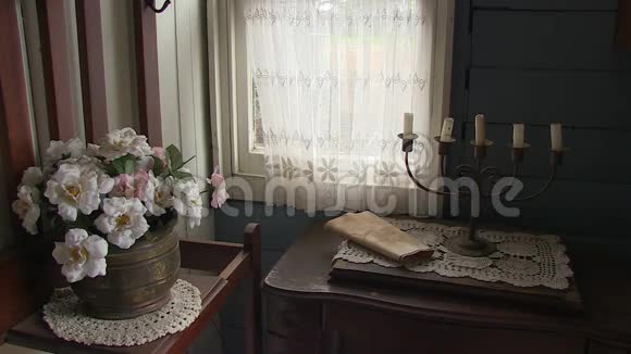 花瓶和窗帘视频的预览图