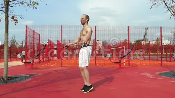 跳绳训练视频的预览图