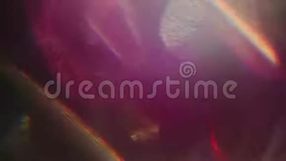 通过晶体的彩虹色的抽象混合物视频的预览图
