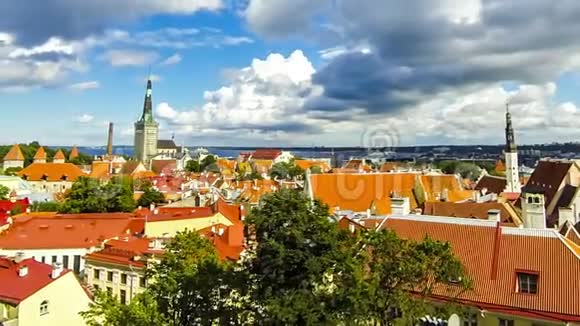 爱沙尼亚塔林老城瓦纳林的鸟瞰图视频的预览图