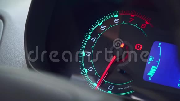 汽车转速表空转视频的预览图