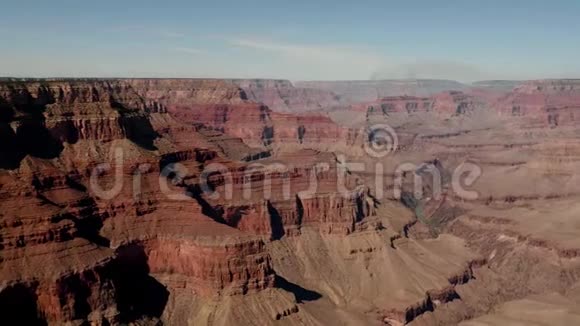 大峡谷峡谷国家公园和科罗拉多河的全景视频的预览图