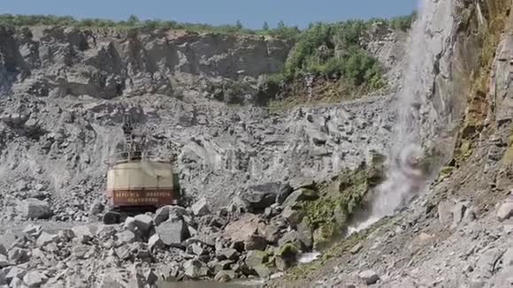 矿山挖掘机视频的预览图