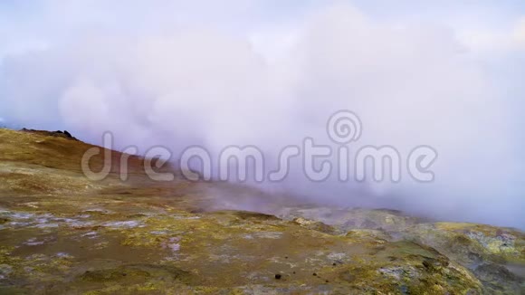 火星景观地热活动热蒸汽从地面喷发冰岛视频的预览图