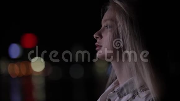 夜城美女的脸型视频的预览图