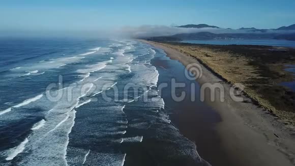 俄勒冈州海岸波浪表演视频的预览图