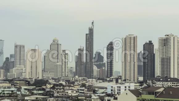 曼谷城市天际线在白天时间流逝视频的预览图