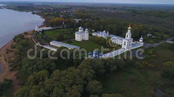 圣乔治修道院多云的早晨空中视频俄罗斯视频的预览图