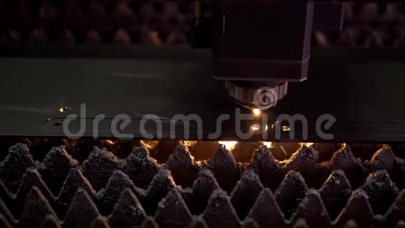 工厂制造金属结构和机器视频的预览图