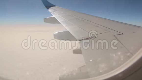 云上的机翼视频的预览图