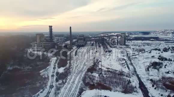 煤矿煤炭加工厂航空视频的预览图