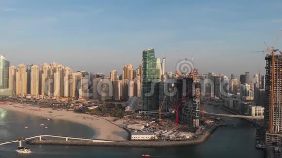 摩天大楼地区朱美拉海滩住所在迪拜视频的预览图
