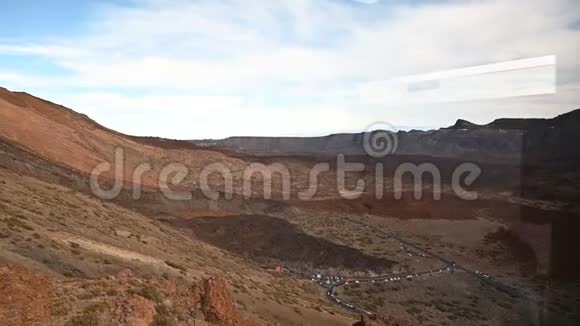 泰德缆车登上西班牙最高峰泰德火山的空中索道视频的预览图