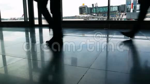 机场乘客视频的预览图