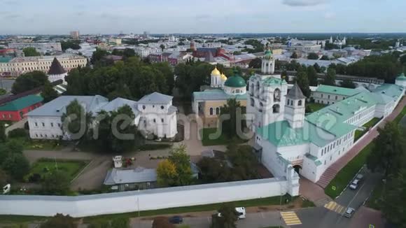 在SpasoPreobrazhensky修道院俄罗斯黄金戒指亚罗斯拉夫尔视频的预览图