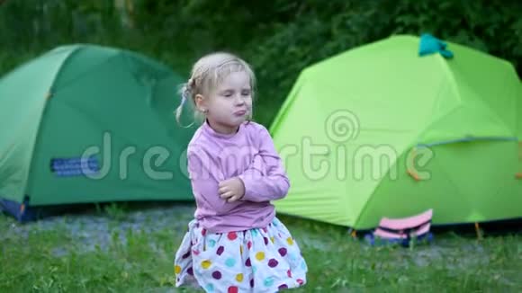 儿童露营野餐帐篷视频的预览图
