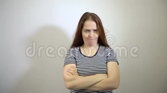 愤怒和咄咄逼人的白人中年妇女视频的预览图