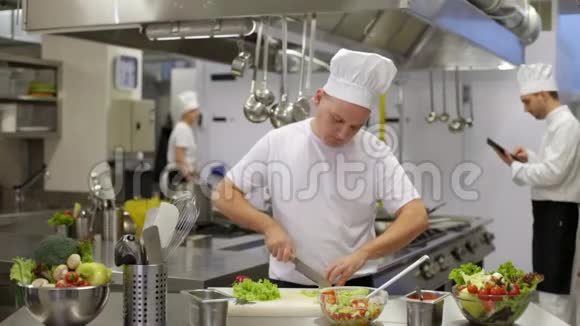 厨师辞掉工作给厨师配片视频的预览图