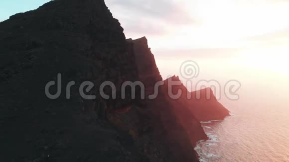 鸟瞰加那利岛自然景点米拉多德尔巴尔康从火山喷发而来的大山视频的预览图