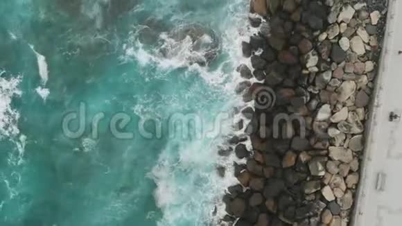 阿盖特加那利岛上西班牙长廊的石头保护所有大自然的力量视频的预览图