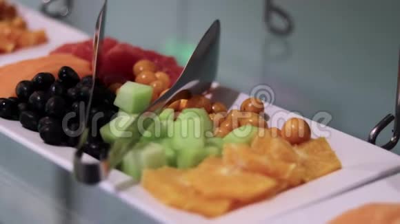 慢盘各种水果开胃小盘视频的预览图