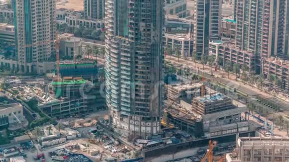 在建高层建筑迪拜时代用黄色建筑起重机视频的预览图