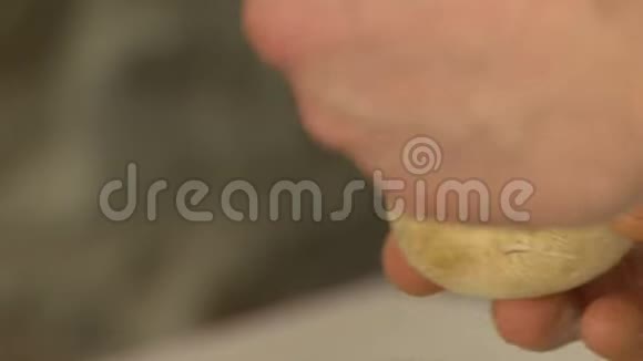 饼干在里面装馅饼的视频视频的预览图