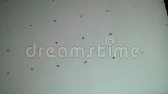 手机或平板电脑屏幕日历上女性Firnger选择周期标记的特写镜头月经视频的预览图