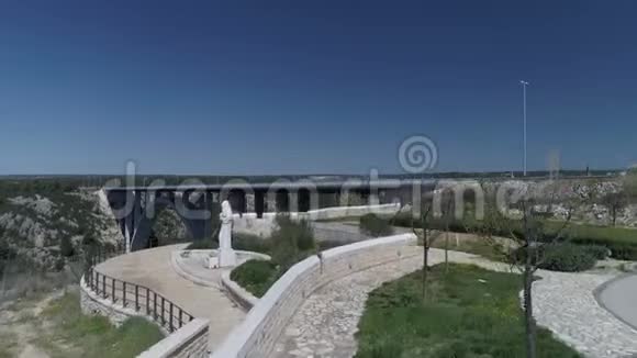 克尔卡桥天线视频的预览图